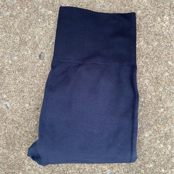 ZYIA | Black Metallic Ombre Light n Tight Hi-Rise Leggings Small - Picture 3 of 8